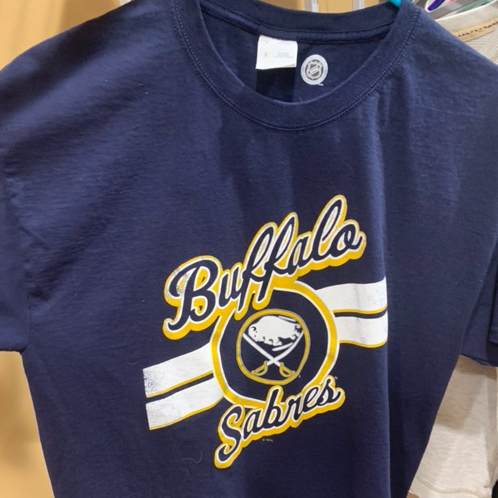Mens Large Buffalo Sabers Tee